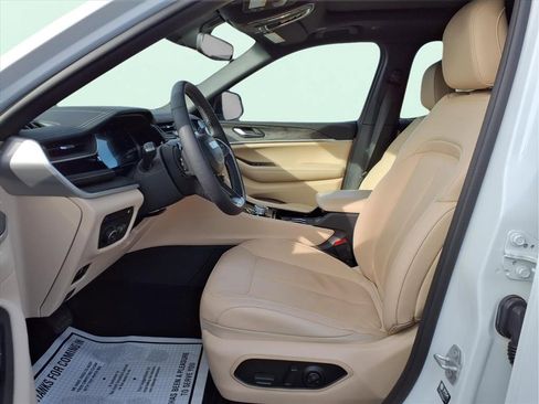 Used 2022 Jeep Grand Cherokee Limited 4xe image 17