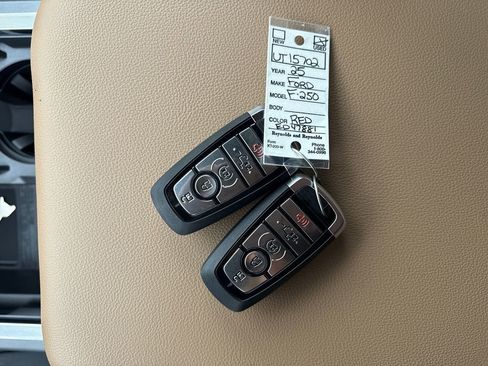 Used 2025 Ford F250 Lariat w/ Chrome Package image 50