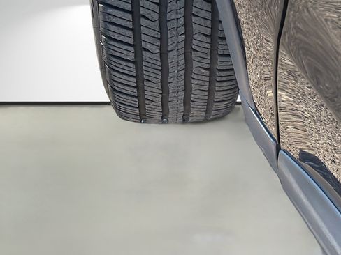 Used 2015 Volkswagen Tiguan S image 40