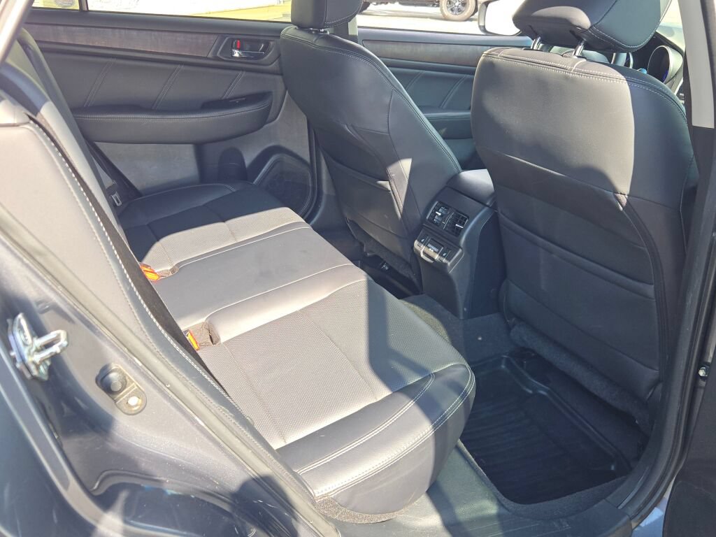 Used 2018 Subaru Outback 2.5i Limited AWD/4WD image 10