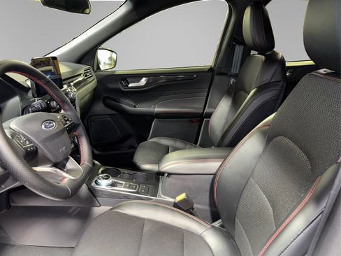 Certified 2025 Ford Escape ST-Line image 9