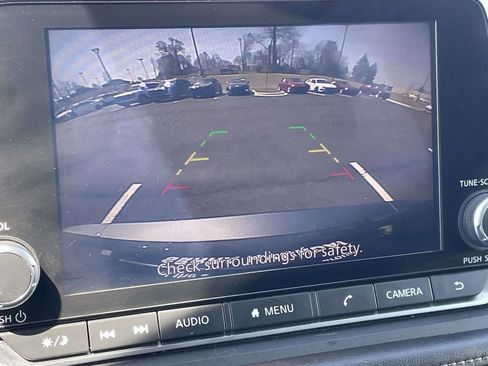 Used 2024 Nissan Rogue SV image 16