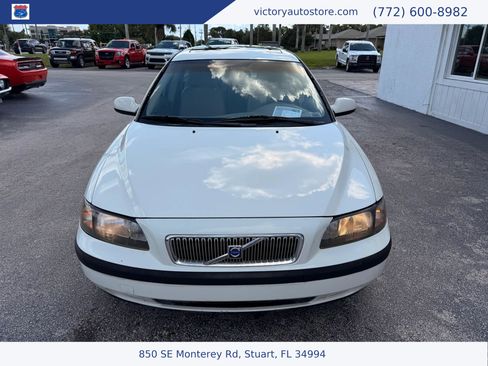 Used 2001 Volvo V70 2.4 FWD image 2