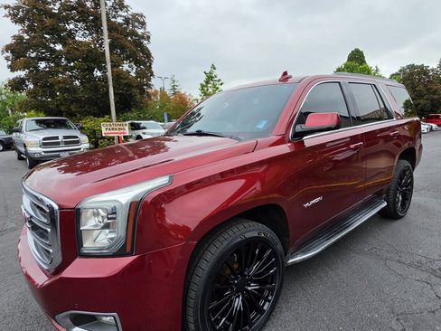 Used 2018 GMC Yukon SLT AWD/4WD image 3