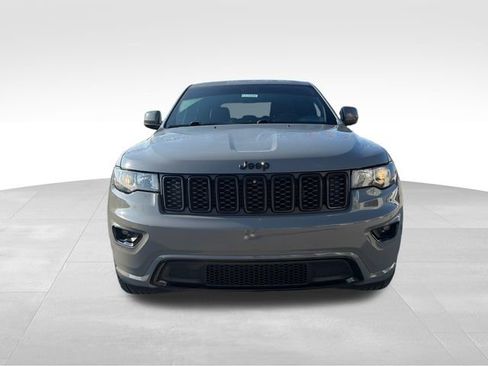 Used 2021 Jeep Grand Cherokee Laredo X AWD/4WD image 2