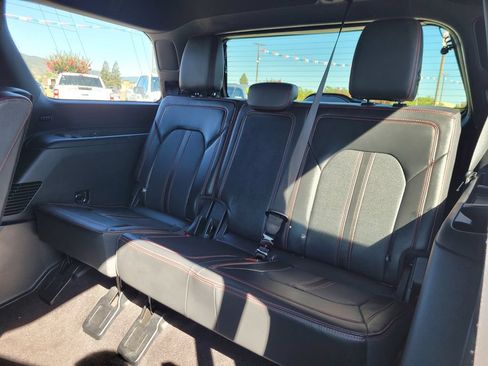 Used 2022 Ford Expedition Limited RWD image 11