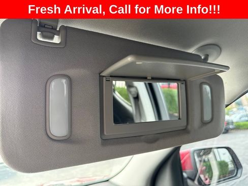 Used 2023 GMC Acadia SLE w/ Driver Convenience Package AWD/4WD image 9