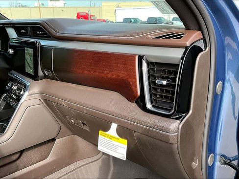 New 2026 GMC Sierra 1500 Denali w/ Denali Reserve Package image 17