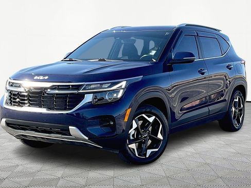 Used 2024 Kia Seltos EX image 2