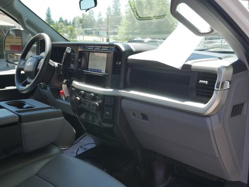 Certified 2024 Ford F550 4x4 Regular Cab Super Duty image 21