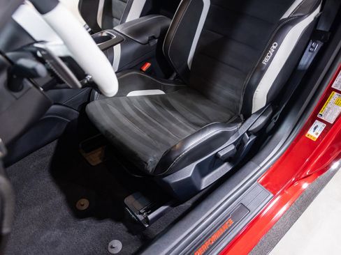 Used 2021 Ford Mustang Shelby GT500 w/ Carbon Fiber Track Pack RWD image 40