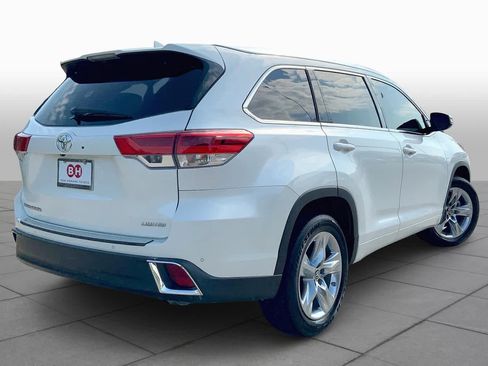 Used 2017 Toyota Highlander Limited FWD image 13