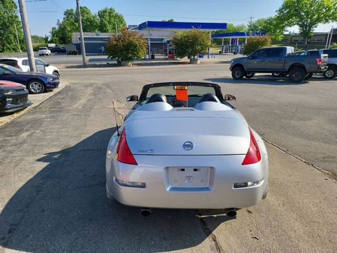 Used 2006 Nissan 350Z Enthusiast w/ (S02) Side Air Bags Pkg RWD image 16