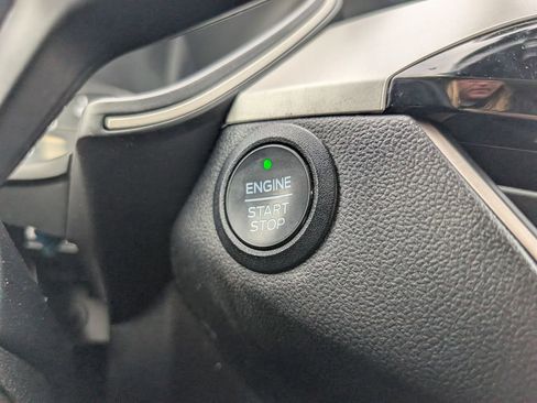 Used 2021 Ford Escape SE image 32