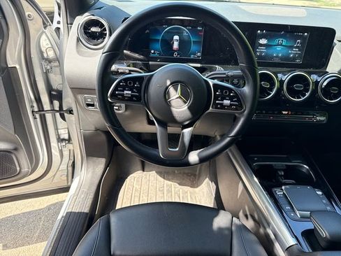 Used 2021 Mercedes-Benz GLA 250 4MATIC image 17
