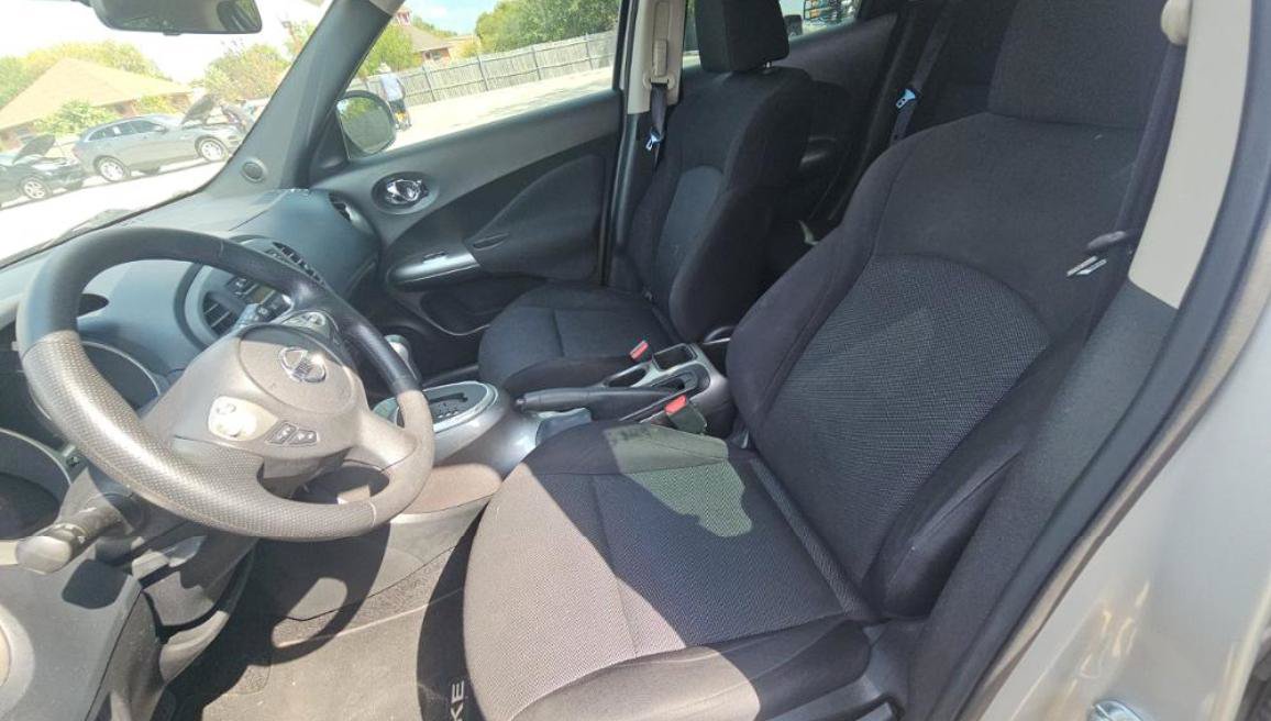 Used 2014 Nissan Juke S FWD image 9
