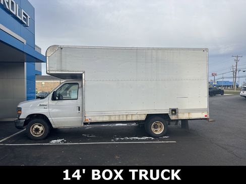 Used 2015 Ford E-350 and Econoline 350 Super Duty image 28