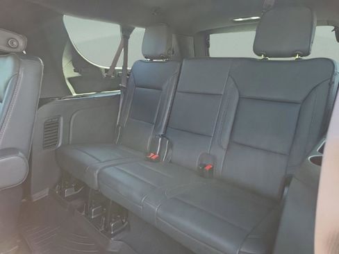 Used 2025 Chevrolet Suburban High Country image 25