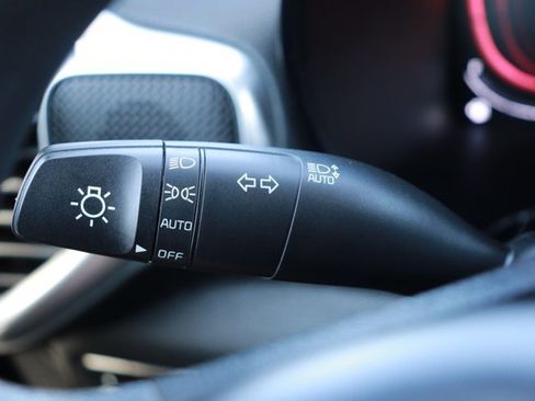 Used 2025 Kia Soul LX w/ LX Technology Package FWD image 21