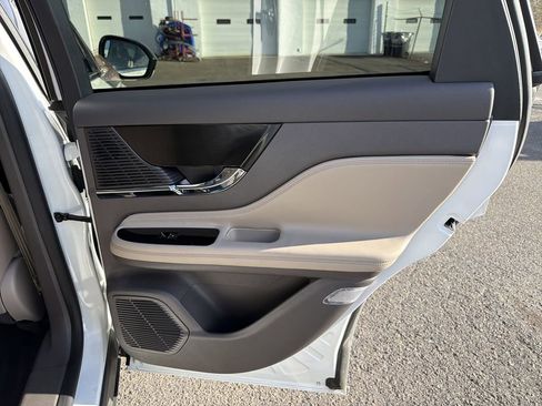 Certified 2022 Lincoln Corsair AWD w/ Premium Package image 16