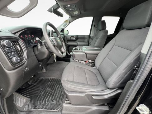 Used 2020 Chevrolet Silverado 1500 Custom w/ Custom Value Package image 17