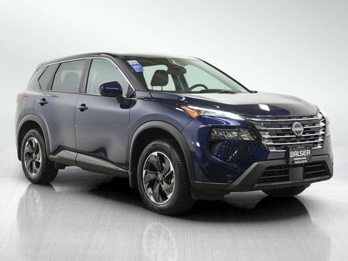 Used 2024 Nissan Rogue SV AWD/4WD image 7