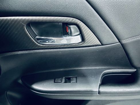 Used 2017 Honda Accord Sport image 28