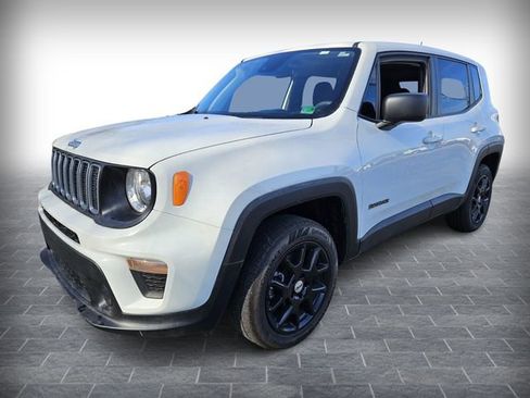 Used 2023 Jeep Renegade Latitude image 3