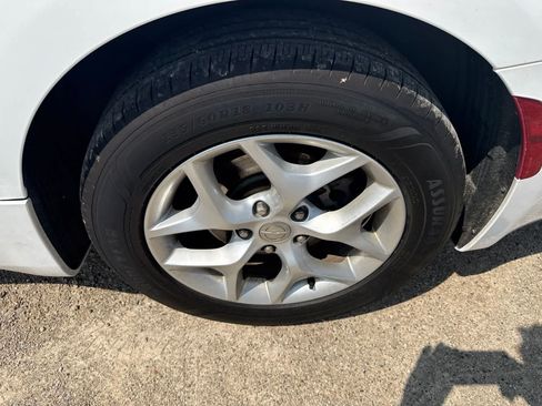 Used 2018 Chrysler Pacifica Touring-L w/ Tire & Wheel Group FWD image 7