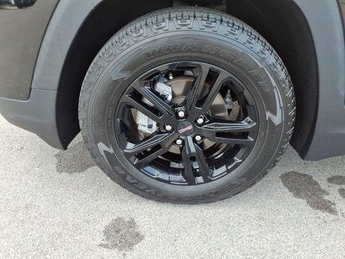 Used 2023 GMC Terrain AT4 w/ Infotainment Package II AWD/4WD image 9