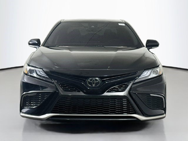 Used 2023 Toyota Camry XSE FWD image 2