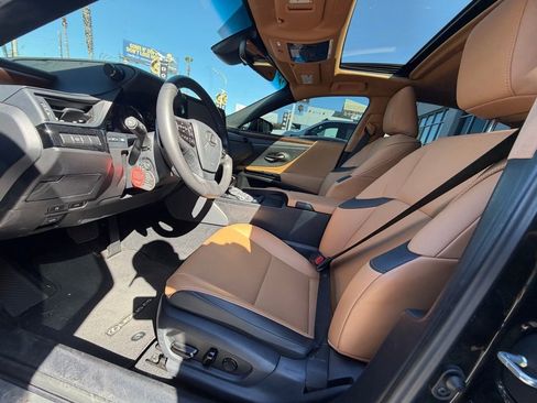 Used 2024 Lexus ES 300h w/ Premium Package image 7