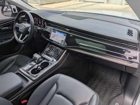 Used 2022 Audi Q8 Prestige AWD/4WD image 29