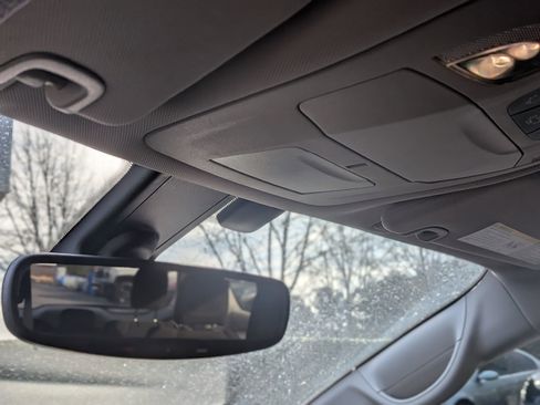 Used 2019 Chrysler Pacifica Touring Plus image 32