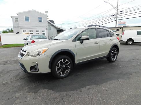 Used 2017 Subaru Crosstrek 2.0i Limited AWD/4WD image 5