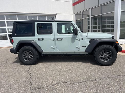 Used 2024 Jeep Wrangler Unlimited Sport AWD/4WD image 16