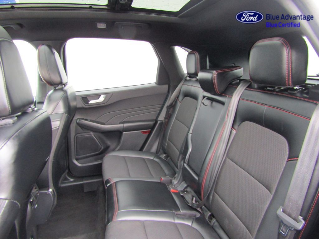 Certified 2025 Ford Escape ST-Line w/ Tech Pack #1 AWD/4WD image 28
