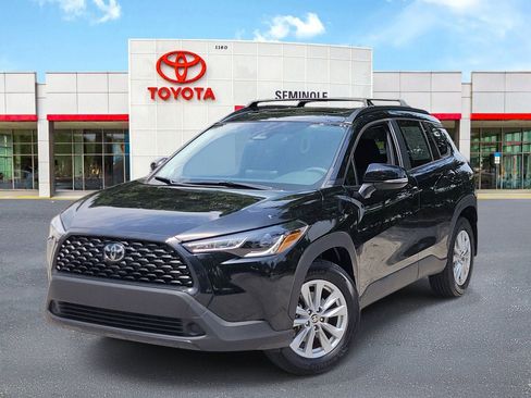 Used 2024 Toyota Corolla Cross LE w/ Moonroof Package FWD image 1