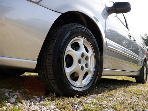 Used 2004 Oldsmobile Silhouette GL image 26