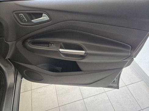 Used 2014 Ford Escape SE image 3