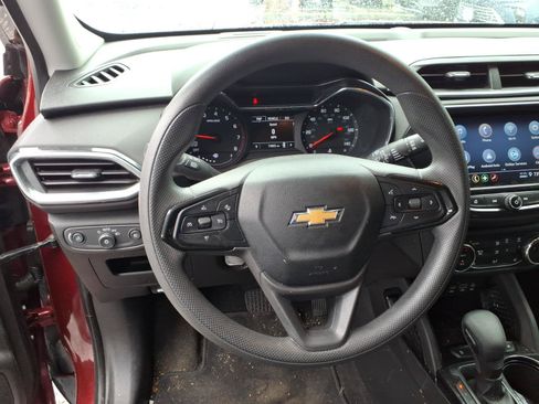 Used 2023 Chevrolet TrailBlazer LT w/ Convenience Package FWD image 8