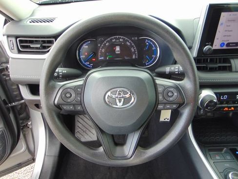Used 2025 Toyota RAV4 LE AWD/4WD image 15
