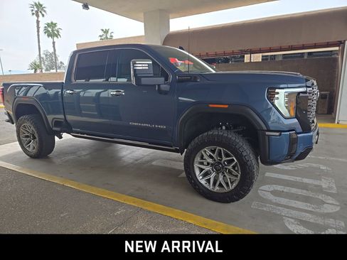 Used 2025 GMC Sierra 2500 Denali Ultimate w/ Max Trailering Package image 5