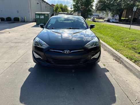 Used 2015 Hyundai Genesis 3.8 RWD image 5