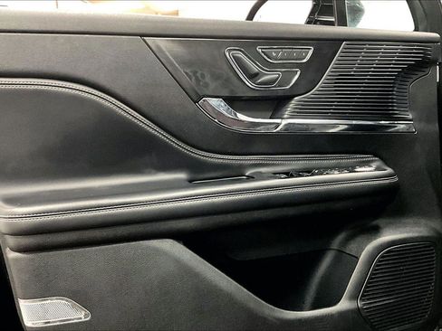 Used 2021 Lincoln Corsair AWD w/ Premium Package image 22