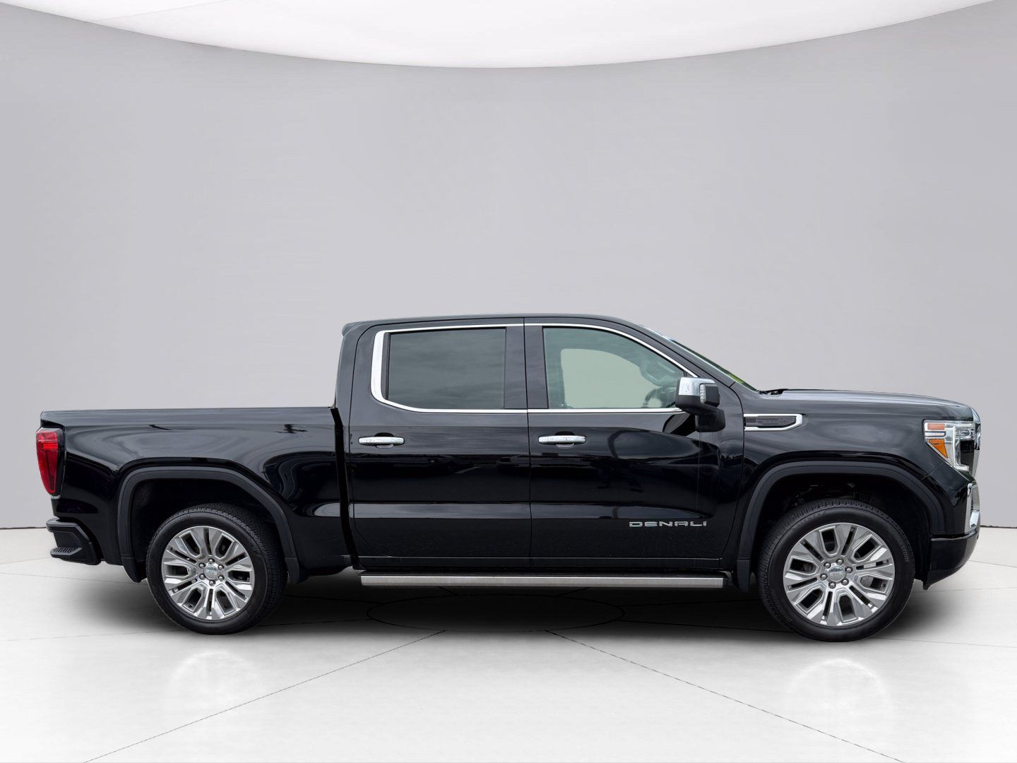 Used 2022 GMC Sierra 1500 Denali w/ Denali Premium Package AWD/4WD image 4