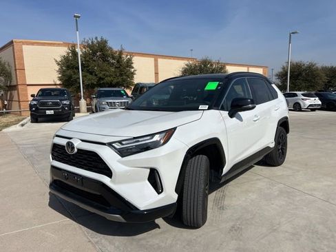 Used 2025 Toyota RAV4 XSE w/ Advanced Technology Package image 8