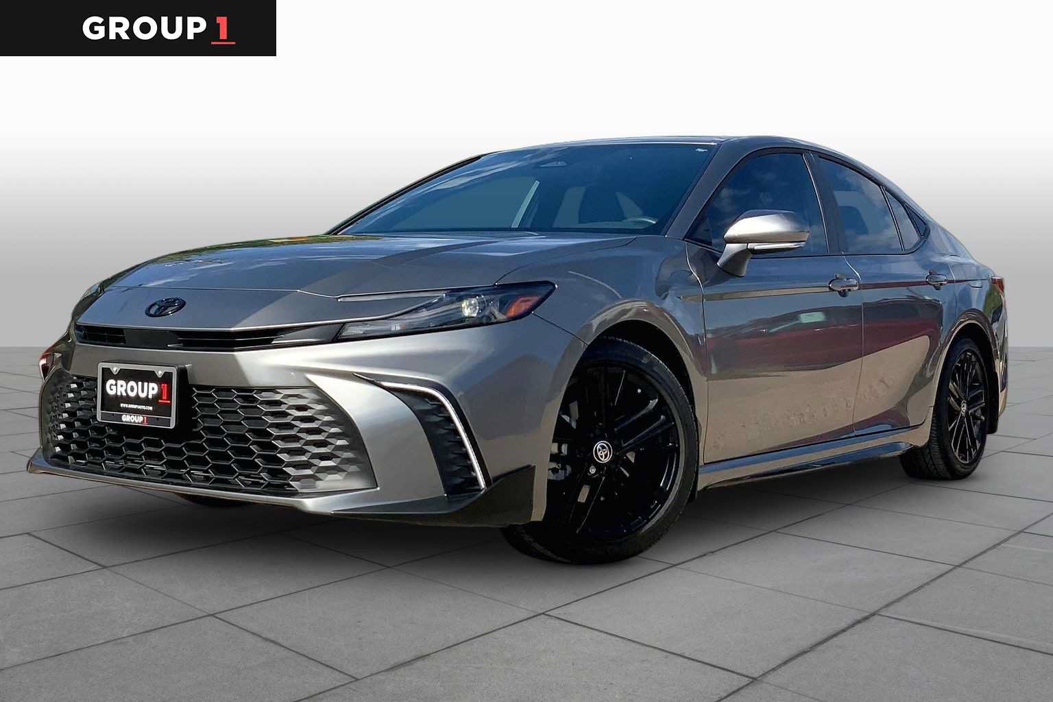 Used 2026 Toyota Camry SE w/ Convenience Package FWD image 1