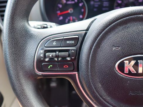 Used 2018 Kia Sportage LX AWD/4WD image 16