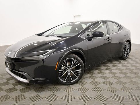 Used 2024 Toyota Prius XLE image 2